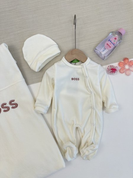 ابيض مع زهري